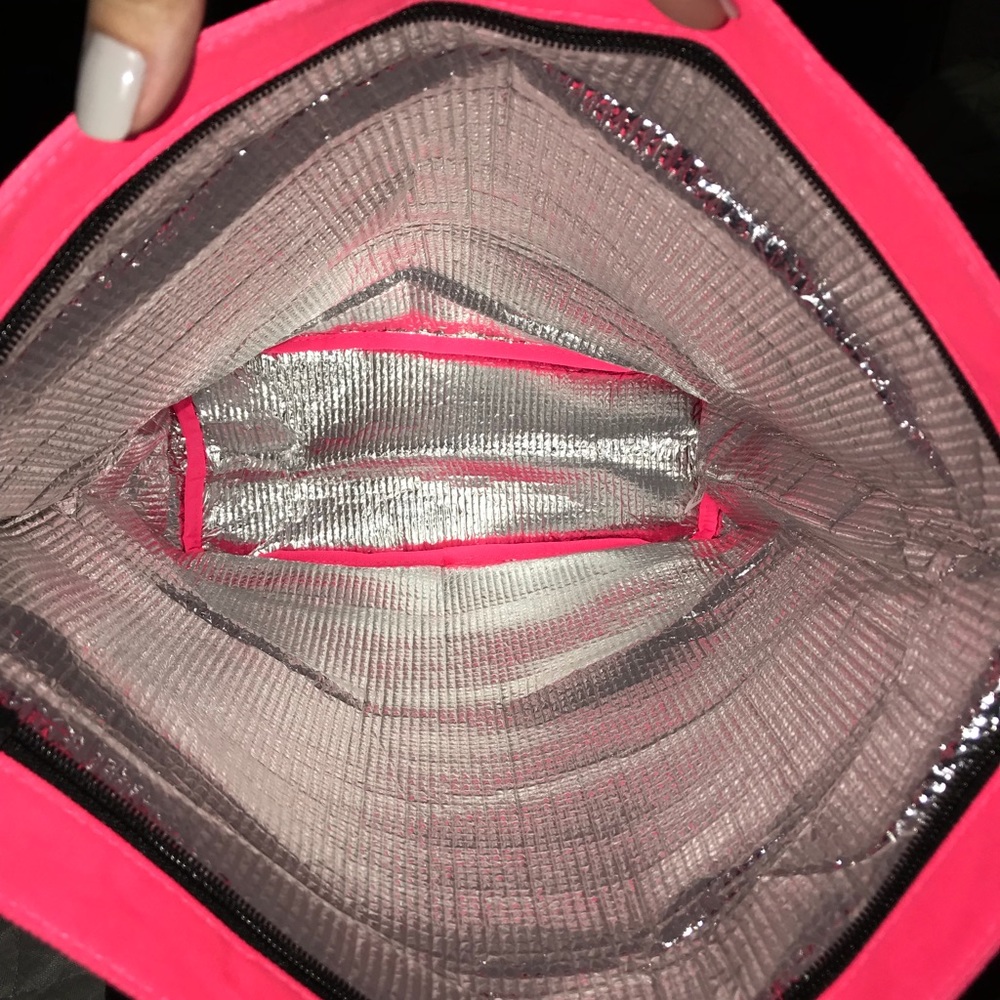 💖NWOT PINK Victoria’s Secret insulated bag💖 - Picture 5 of 5